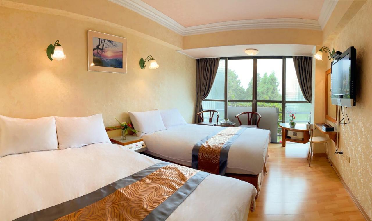 Kao Feng Hotel Zhongzheng  Extérieur photo