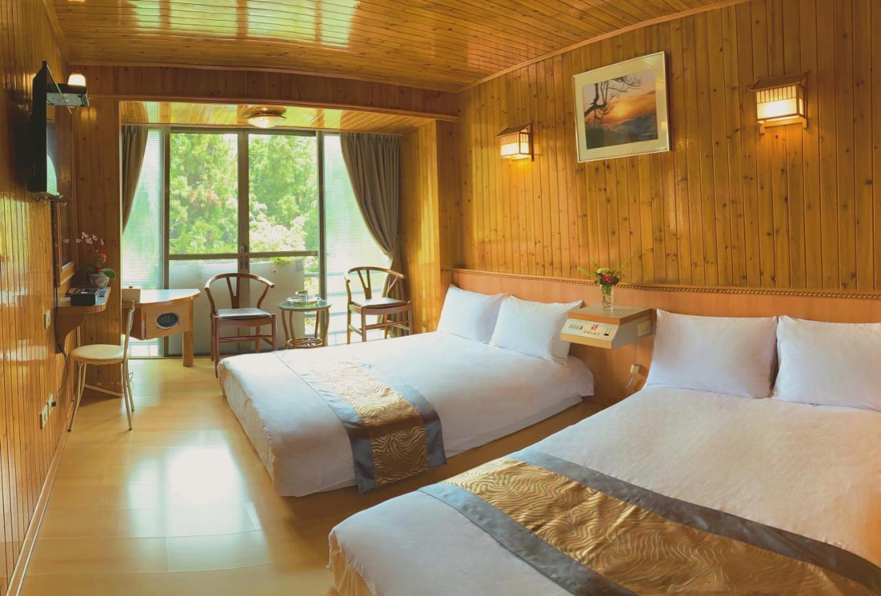 Kao Feng Hotel Zhongzheng  Extérieur photo