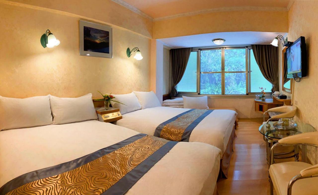 Kao Feng Hotel Zhongzheng  Extérieur photo